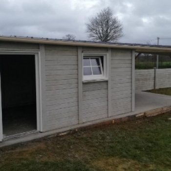 Abri de jardin en béton aspect bois 1 pente avec auvent Abri de jardin en béton aspect bois 1 pente avec auvent